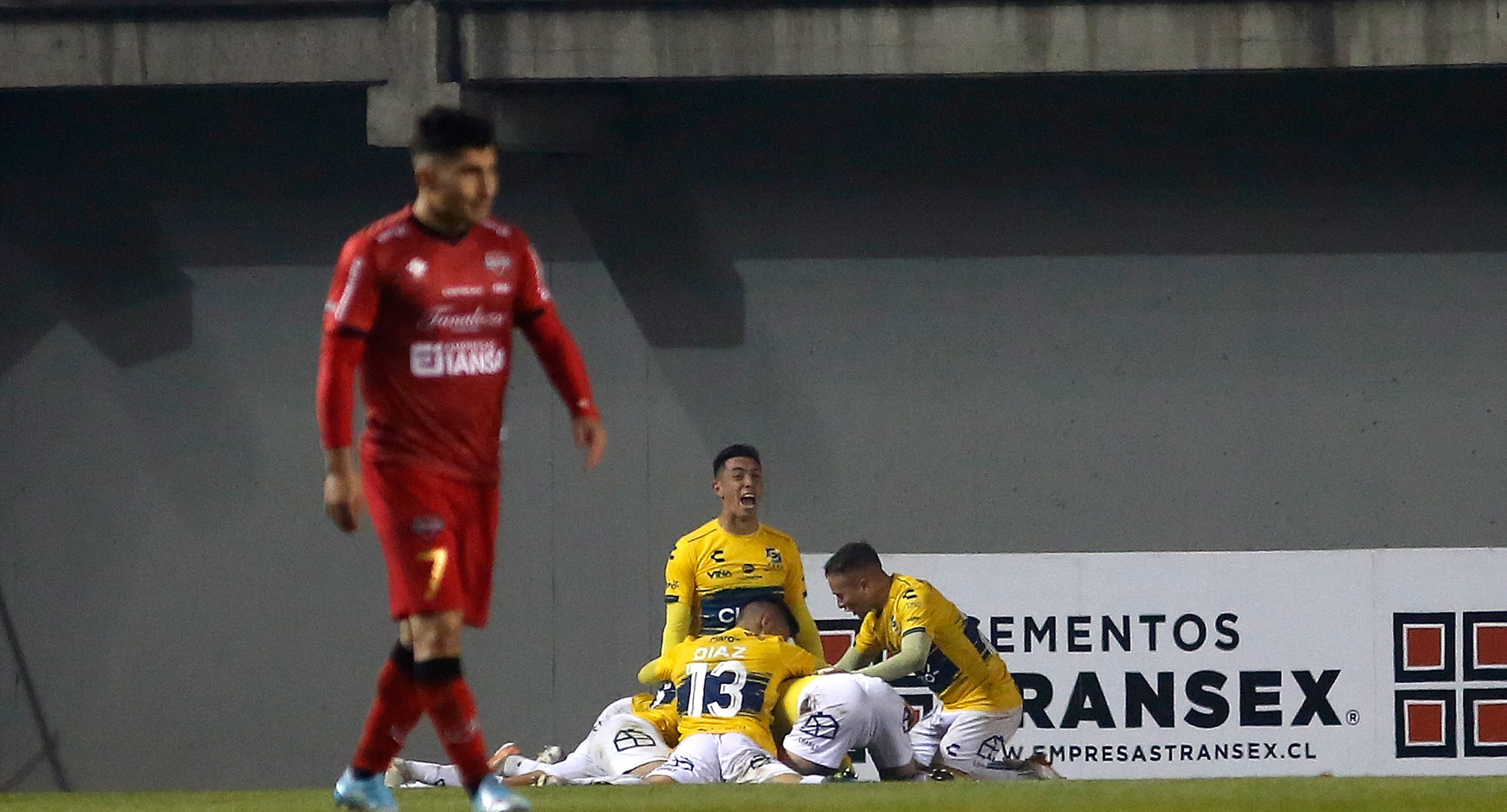 Everton avanzó a semifinales de Copa Chile tras empate con Ñublense en Chillán