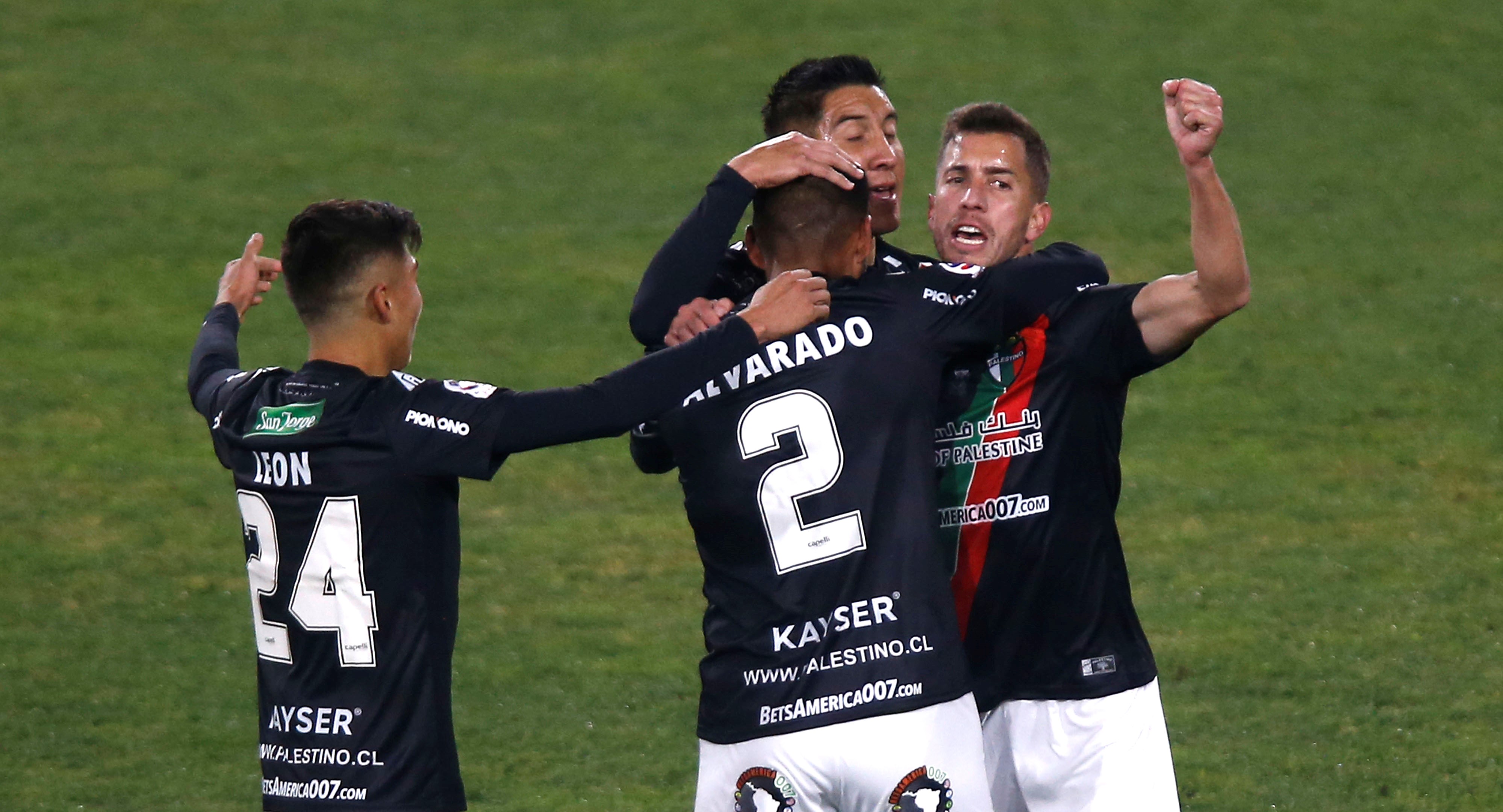Palestino abrió la cuenta ante Colo Colo en el Monumental con gol de Pablo Alvarado