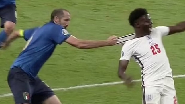 Fanáticos de Inglaterra exigen que se juegue de nuevo la final con Italia por “arbitraje injusto”