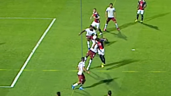 Conmebol reconoció error de César Deischler en duelo entre Cerro Porteño y Fluminense