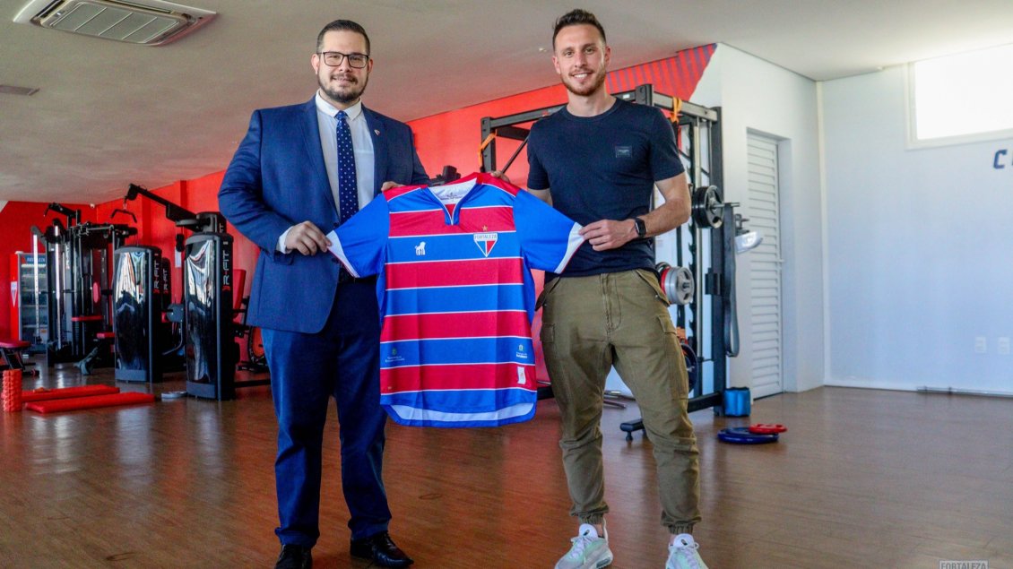 Angelo Henríquez fue presentado como refuerzo de Fortaleza de Brasil