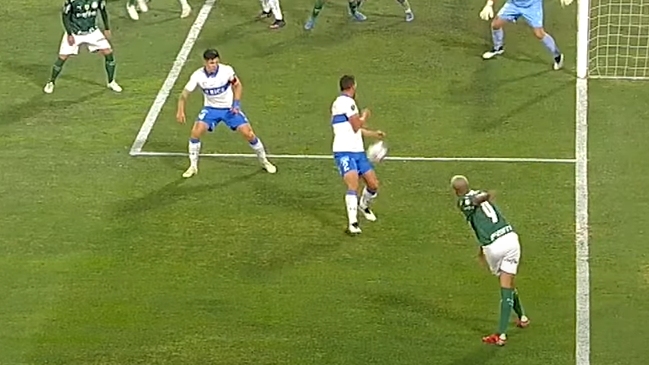 “Es una mano de bloqueo”: Conmebol liberó diálogo con el VAR en penal de la UC