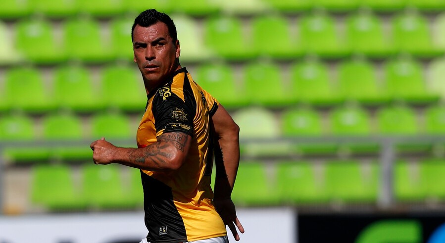 ¡Talento intacto! Esteban Paredes demostró su vigencia con un “túnel” ante Temuco