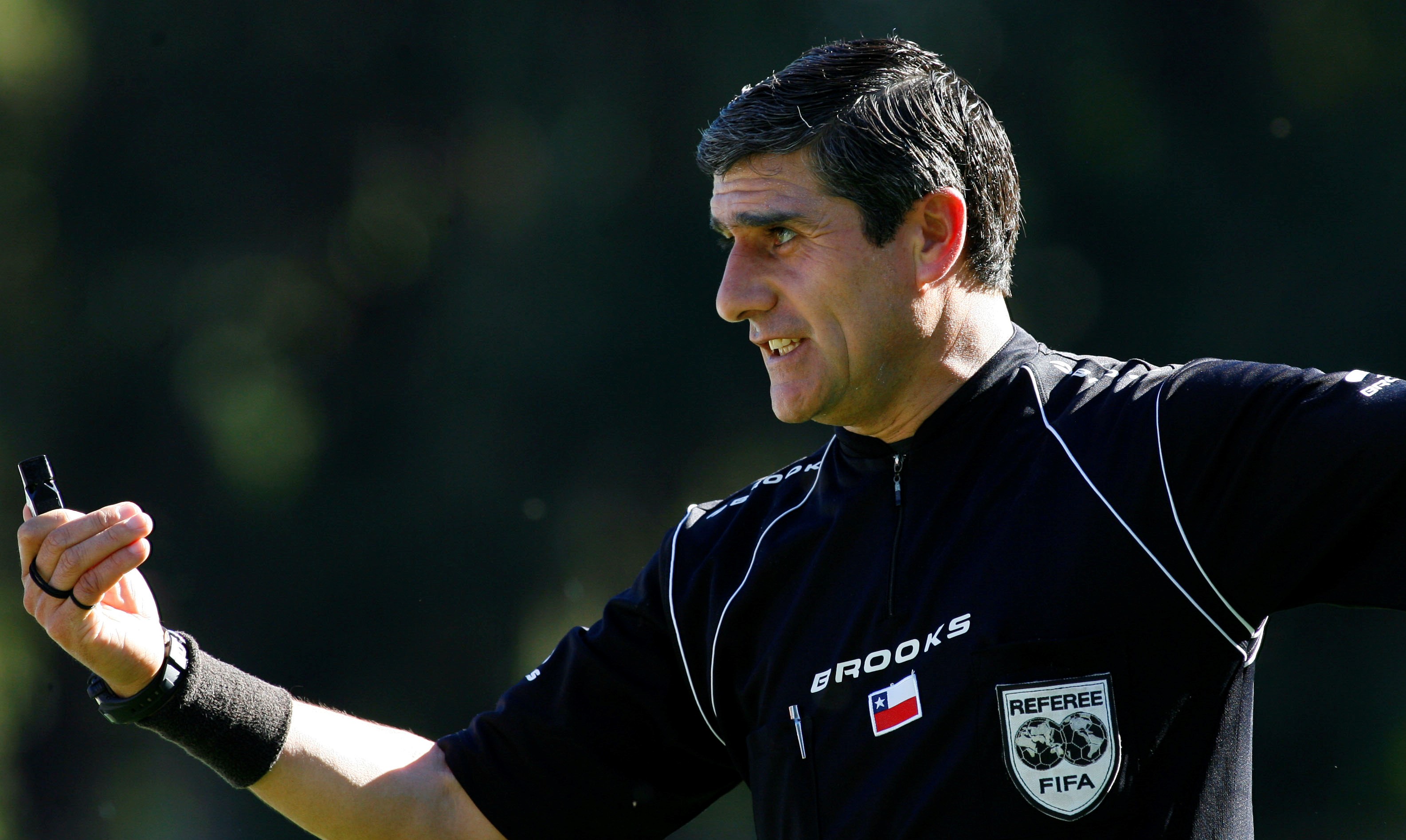 Carlos Chandía fue trasladado a la UCI y permanece conectado a ventilación mecánica