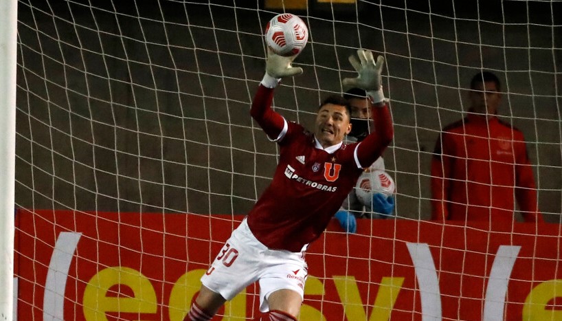 Roberto “Tomatín” Rojas: Es el momento para que en la U juegue un arquero de proyección como Campos