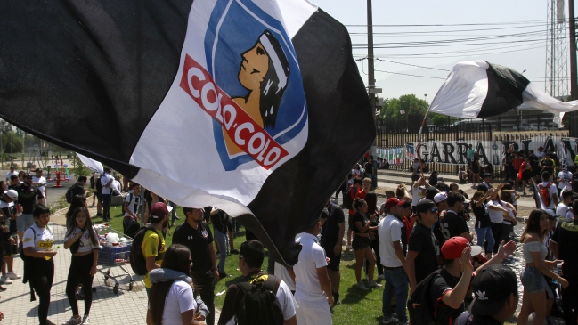 Hinchas de Colo Colo invadieron el Estadio Monumental durante el “arengazo”