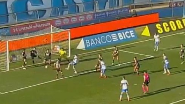[Video] ¡Estuvo cerca! El remate de Valber Huerta que Colo Colo sacó de la línea
