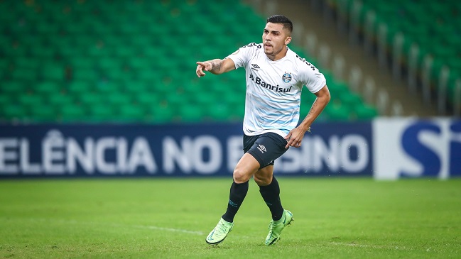 César Pinares entró desde el banco y le dio el triunfo a Gremio sobre Fluminense