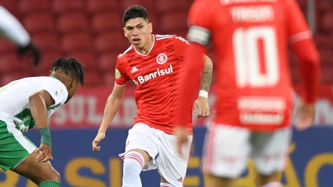Carlos Palacios aportó en ajustado triunfo de Inter sobre Juventude por el Brasileirao