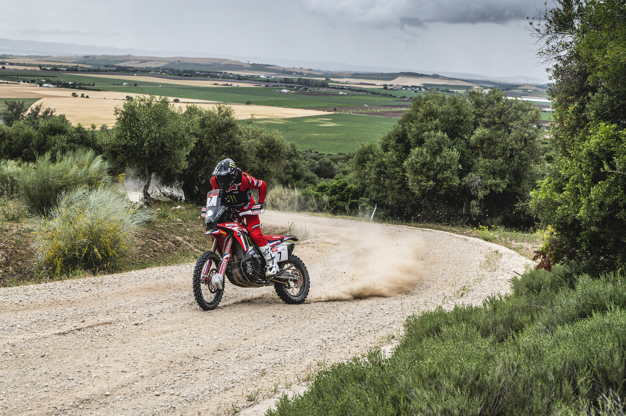 Pablo Quintanilla viajó a Estados Unidos para probar moto que usará en el Dakar 2022