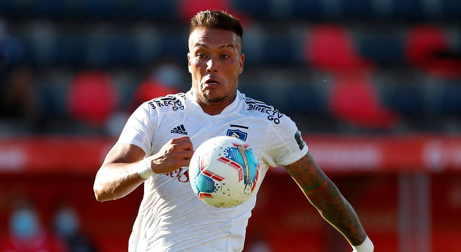 Representante de Javier Parraguez y una eventual salida: No hay nada, él tiene contrato con Colo Colo