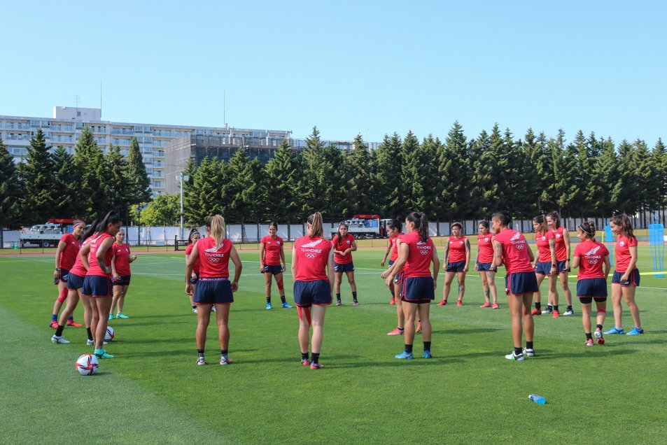 La Roja femenina tuvo otra jornada de entrenamiento con miras al debut en Tokio 2020