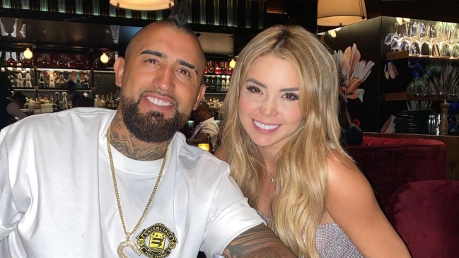 Arturo Vidal desmintió tener una relación amorosa con la periodista colombiana Daniella Durán
