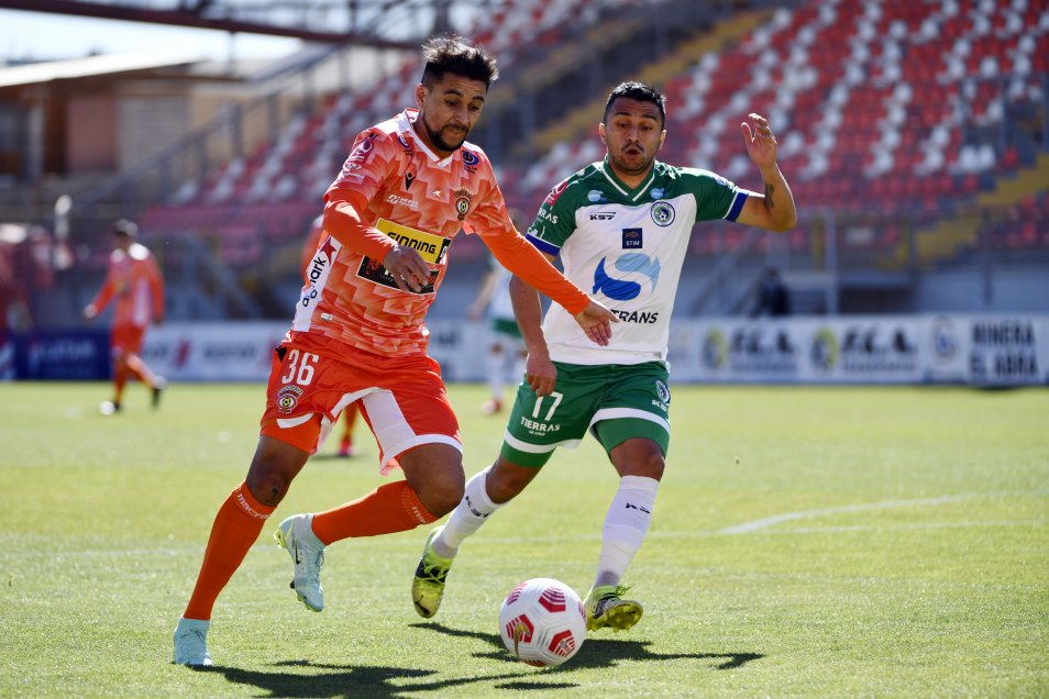 El triunfo de Cobreloa ante Puerto Montt en el Estadio Zorros del Desierto
