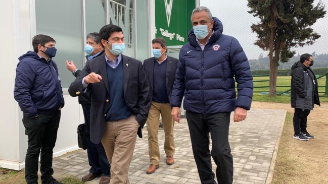 Milad visitó instalaciones de S. Wanderers en el marco del proyecto de desarrollo del fútbol chileno