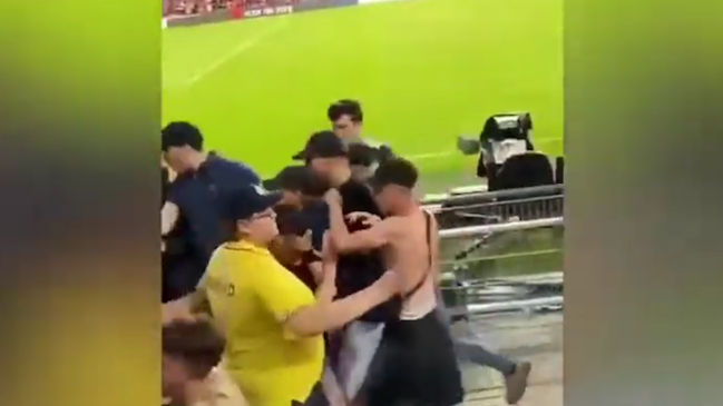 Hinchas de PSV agredieron a los de Galatasaray en las tribunas durante su partido por Champions