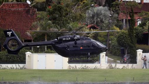 En el patio de su casa: Neymar presumió su lujoso helicóptero