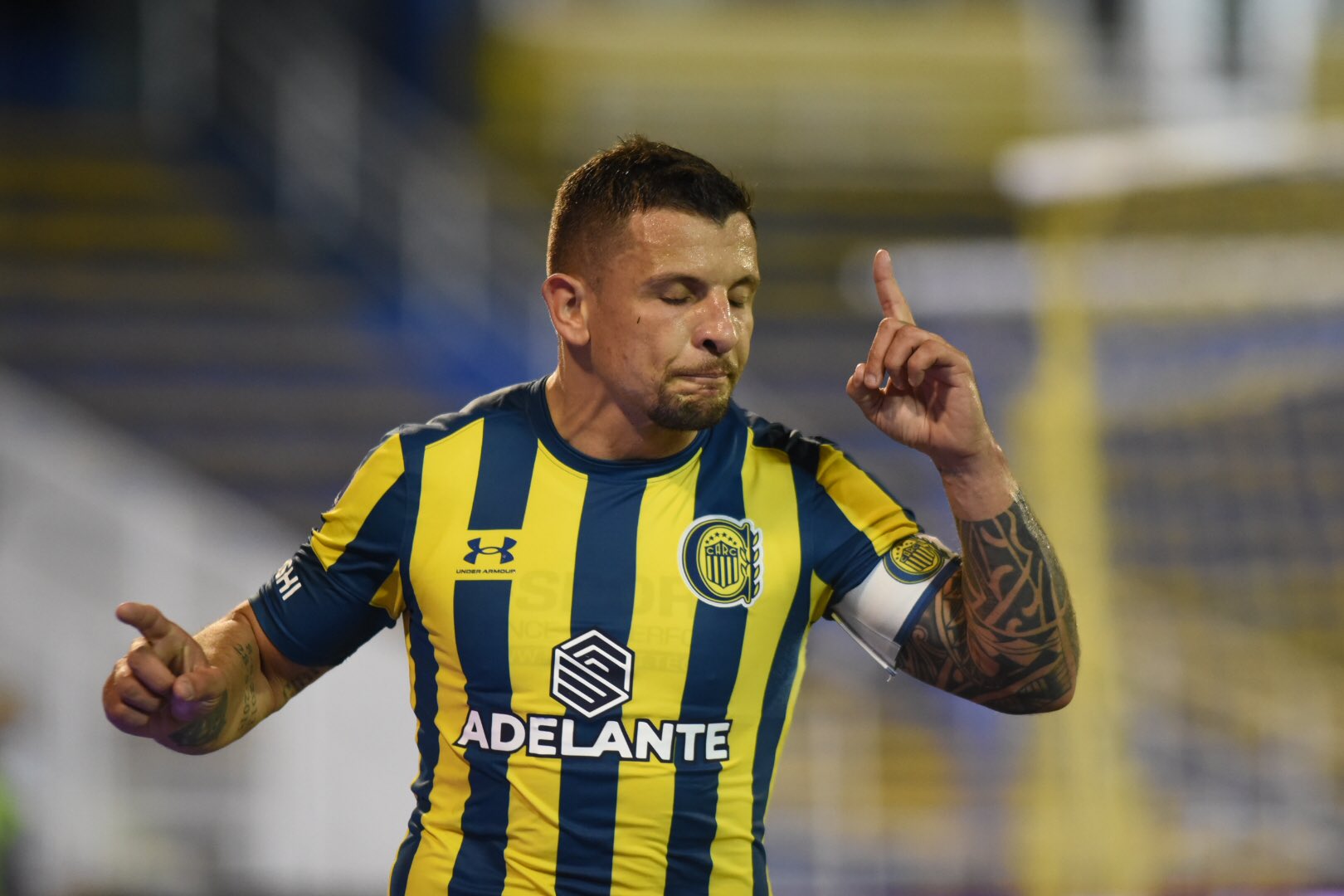 Emiliano Vecchio marcó un golazo ante Táchira que clasificó a Rosario Central a cuartos de Copa Sudamericana