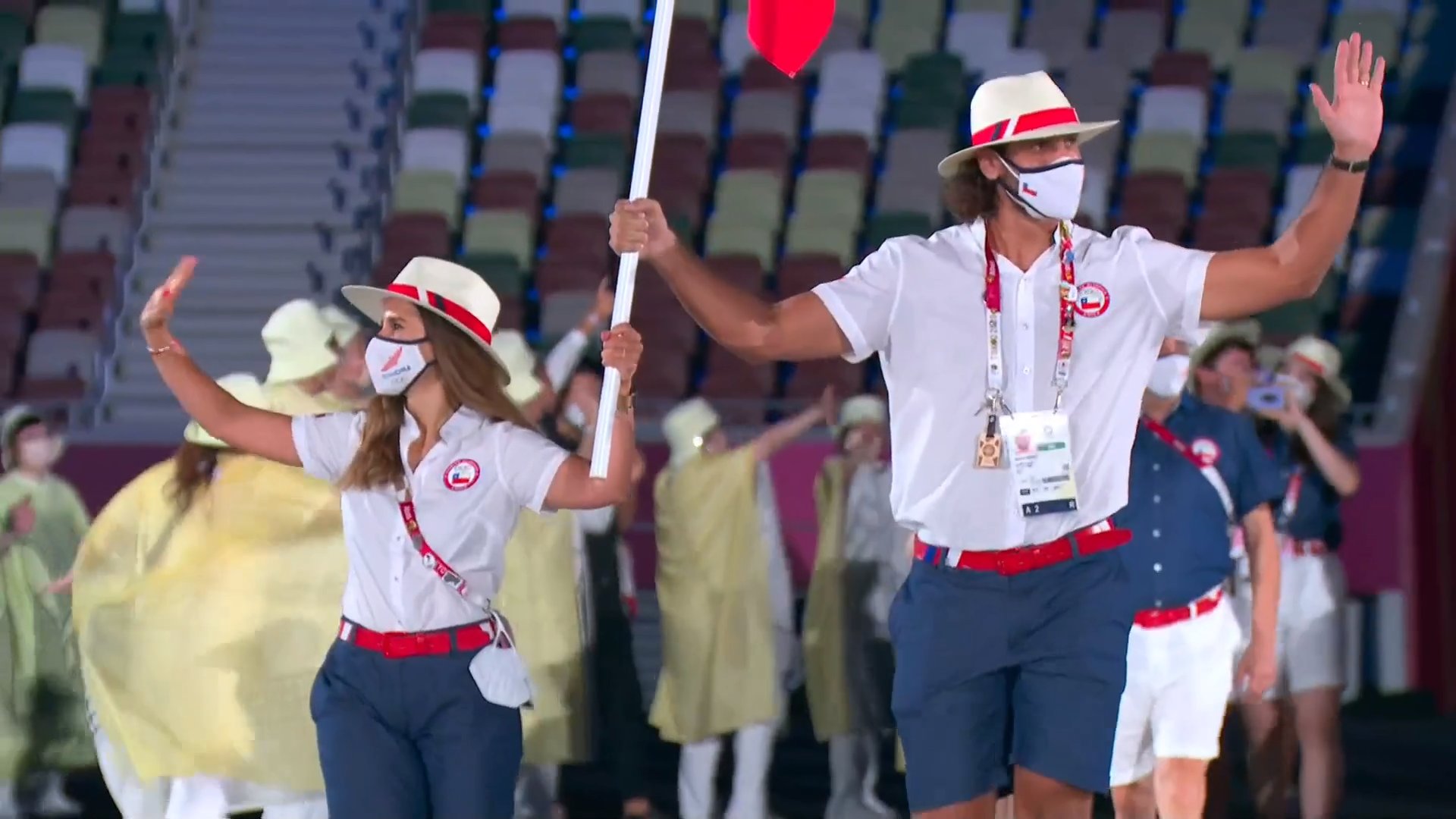 Francisca Crovetto y Marco Grimalt encabezaron las esperanzas del Team Chile en la inauguración de Tokio 2020