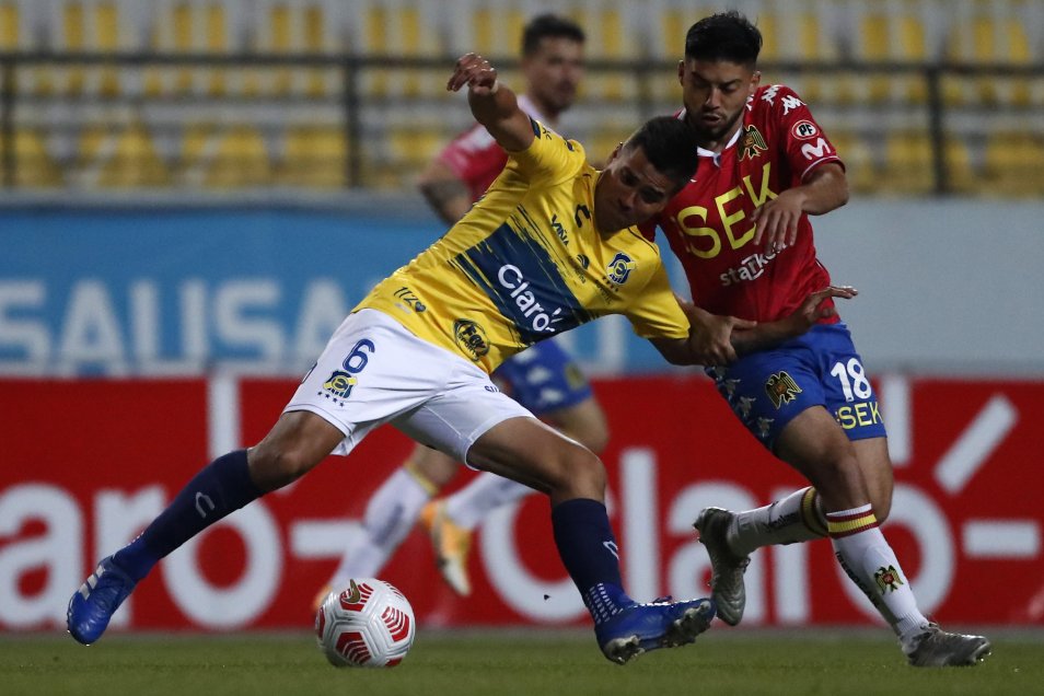 Pereira y Berríos le dieron la victoria a Everton sobre Unión Española en Sausalito