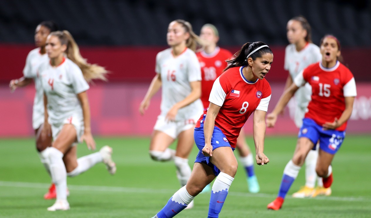 Karen Araya hizo historia al anotar el primer gol de La Roja Femenina en Juegos Olímpicos