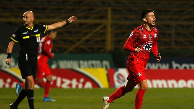 Ariel Martínez aprovechó errores de Deportes Melipilla y adelantó a Unión La Calera