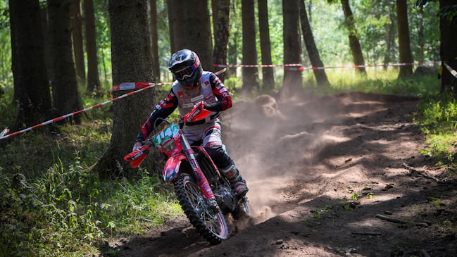 Ruy Barbosa ganó medalla de bronce en el Mundial de Moto Enduro FIM en Suecia