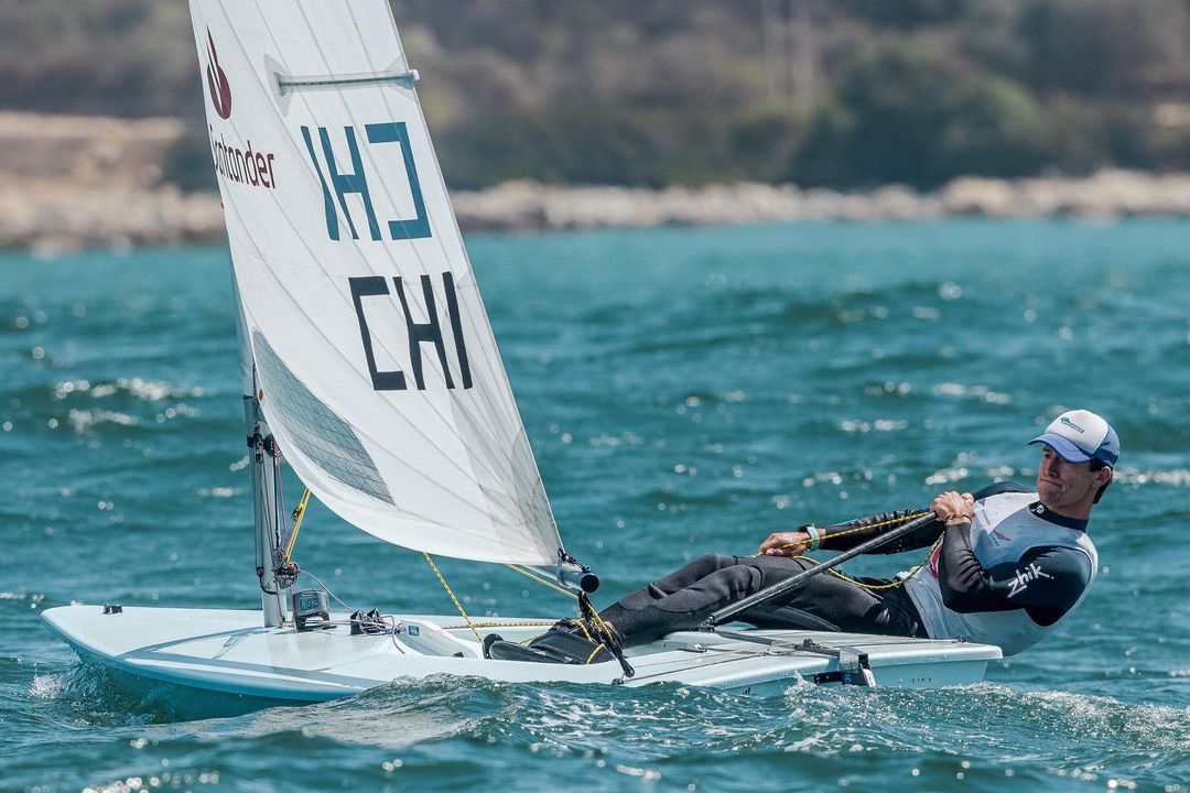 Clemente Seguel finalizó en el lugar 25 en la primera jornada de la vela láser en Tokio 2020