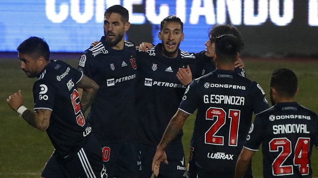 Franco Lobos marcó de cabeza y comandó la remontada de la U sobre Curicó Unido