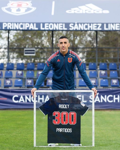 Osvaldo González fue homenajeado por sus 300 partidos con Universidad de Chile
