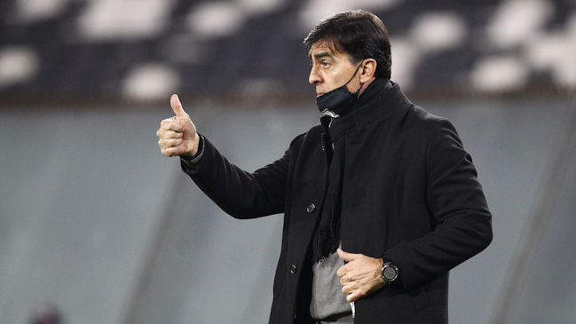 El lienzo en homenaje a Gustavo Quinteros inspirado en personaje de Slam Dunk