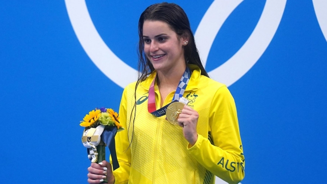 Australiana Kaylee McKeown dominó la final de los 100 metros espalda con récord olímpico