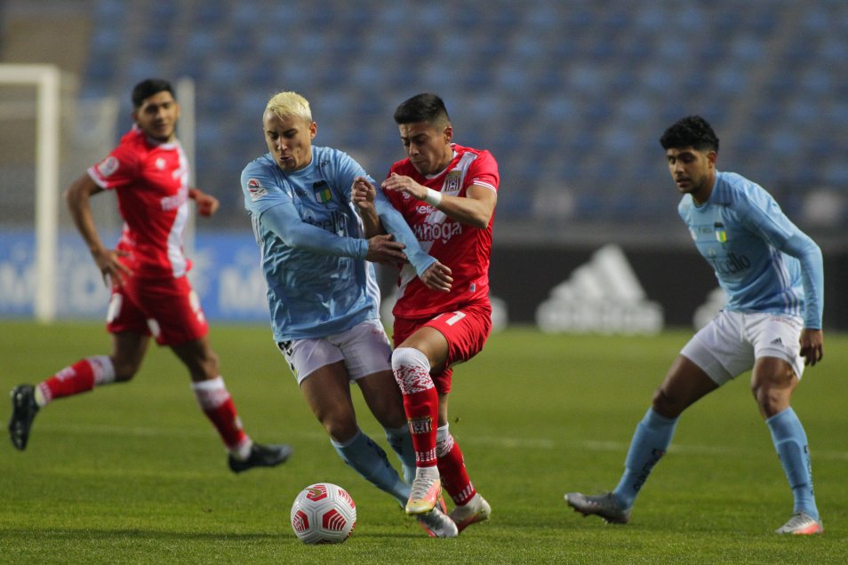 O’Higgins y Curicó Unido gastaron los goles en el primer tiempo y firmaron tablas en Rancagua