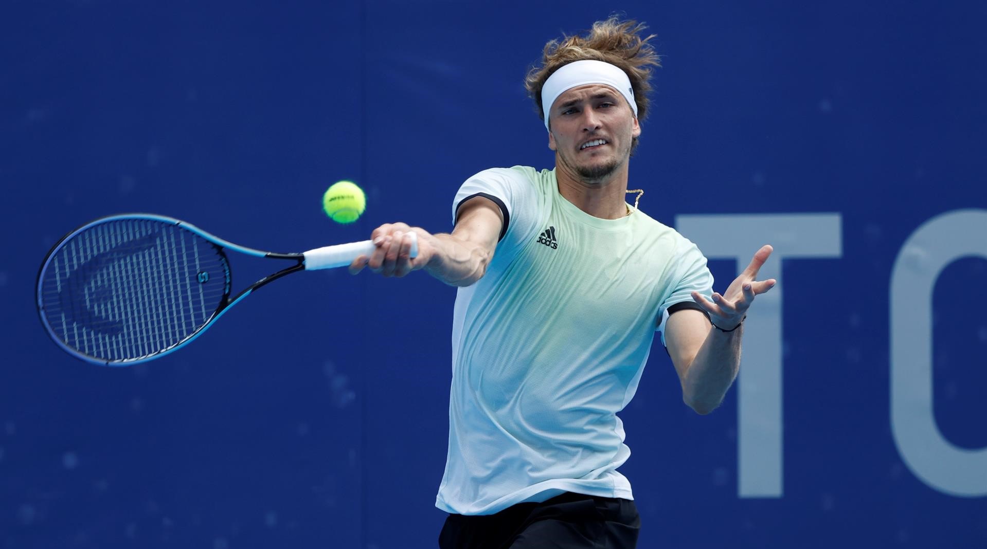 Zverev despachó a Chardy y se medirá con Djokovic por el paso a la final de Tokio 2020