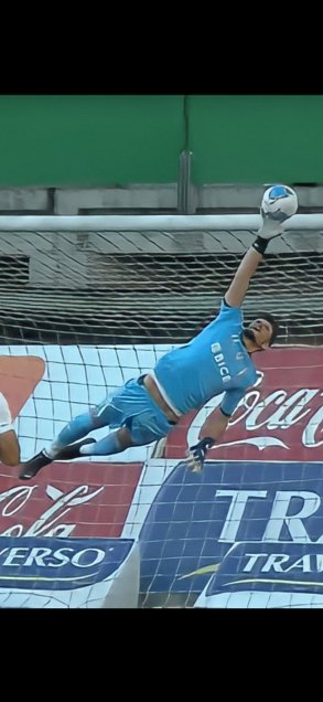 Hincha de la UC sorprendió con tatuaje de gran tamaño en homenaje a Matías Dituro