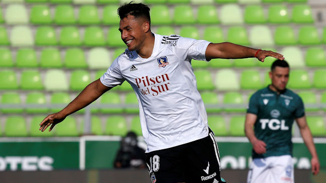 Iván Morales ejecutó desde el punto penal y abrió el marcador para Colo Colo sobre S. Wanderers