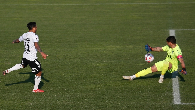 Bolados recibió un exquisito pase de Costa y aumentó para Colo Colo ante S. Wanderers