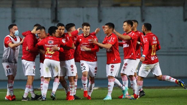 Ñublense le empató a la U en la agonía con un controvertido penal cobrado por el VAR