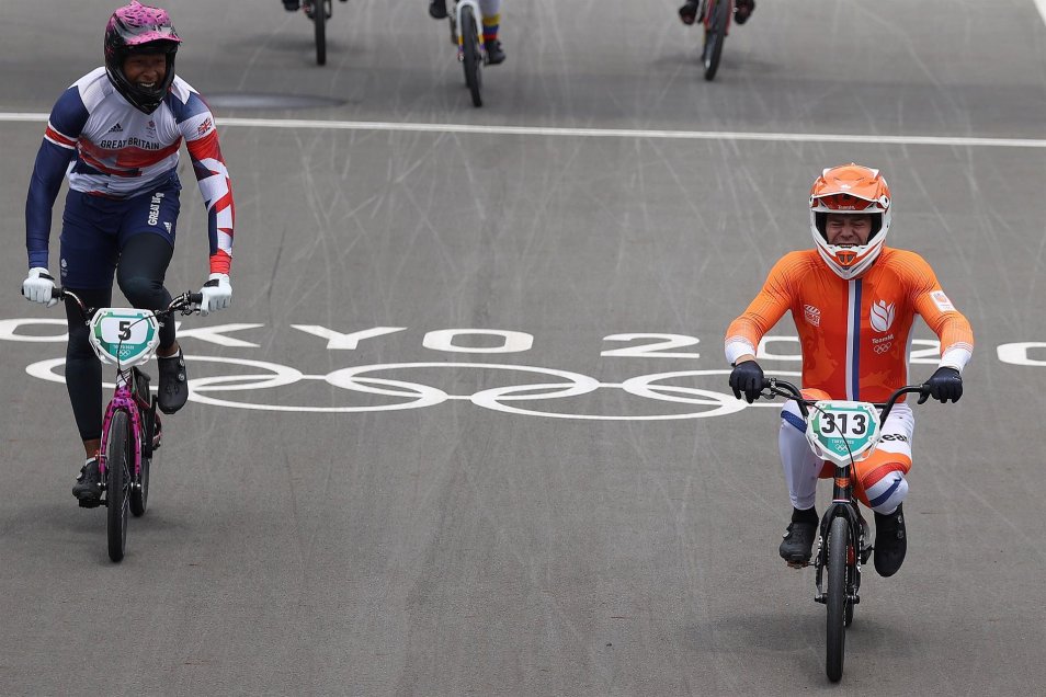 El neerlandés Niek Kimmann conquistó el oro olímpico en la final del ciclismo BMX