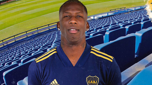 Boca Juniors hizo oficial el fichaje del peruano Luis Advíncula