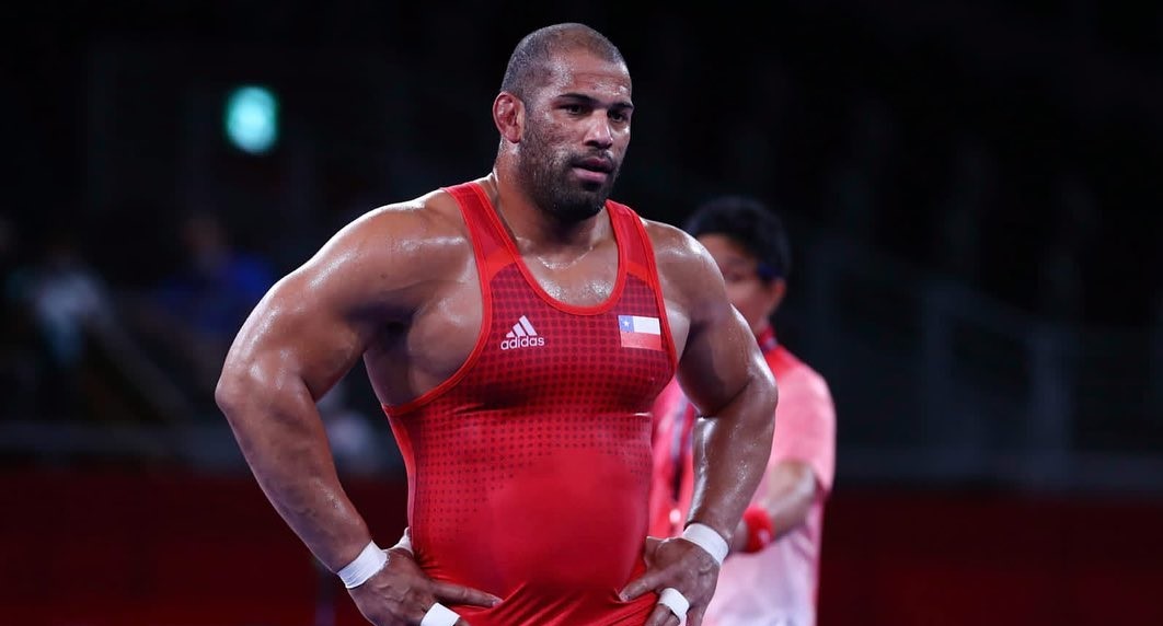 Yasmani Acosta perdió la semifinal e irá por el bronce olímpico en la lucha grecorromana