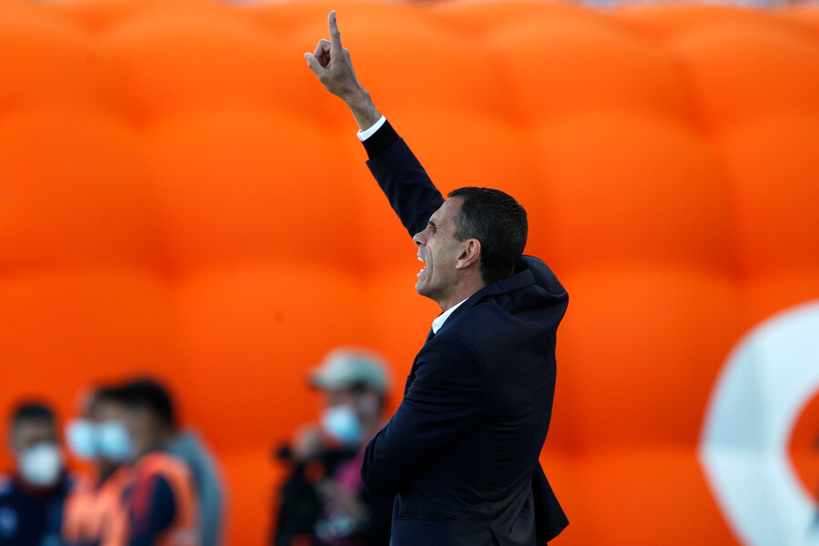 El cruce de Gustavo Poyet con periodista: “Sos un cómico… No sé si sabes contar”