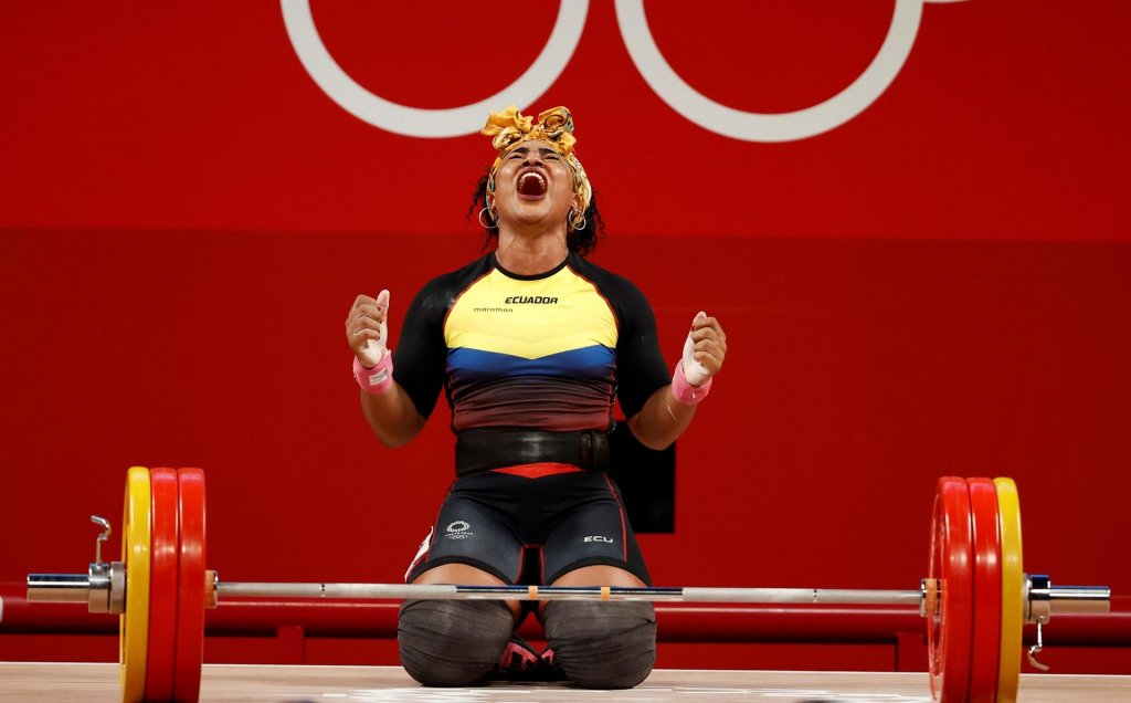 Tamara Salazar le dio a Ecuador una medalla de plata en el levantamiento de pesas