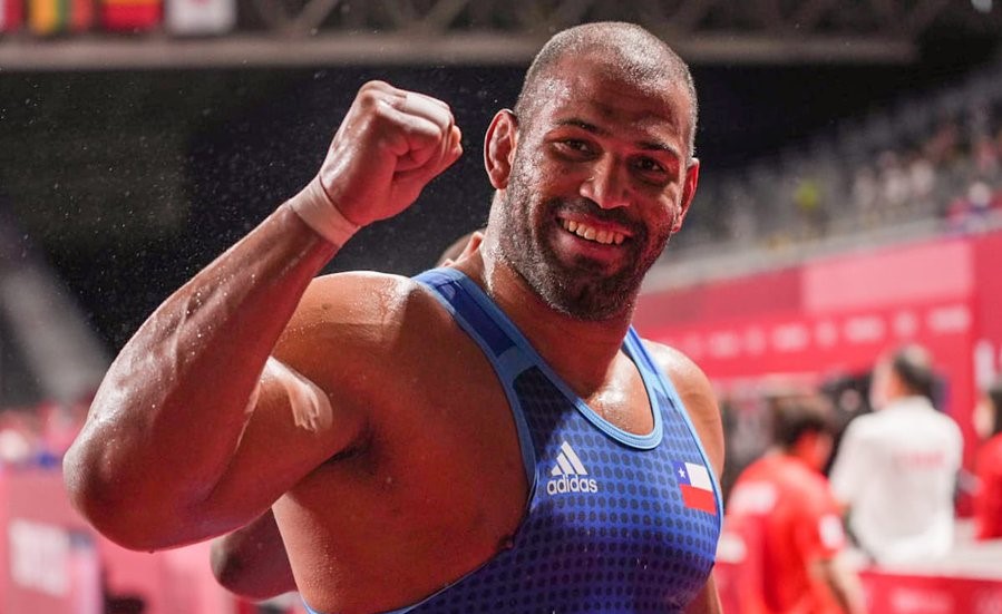 Yasmani Acosta perdió ante Sergei Semenov y quedó sin medalla de bronce en la lucha grecorromana