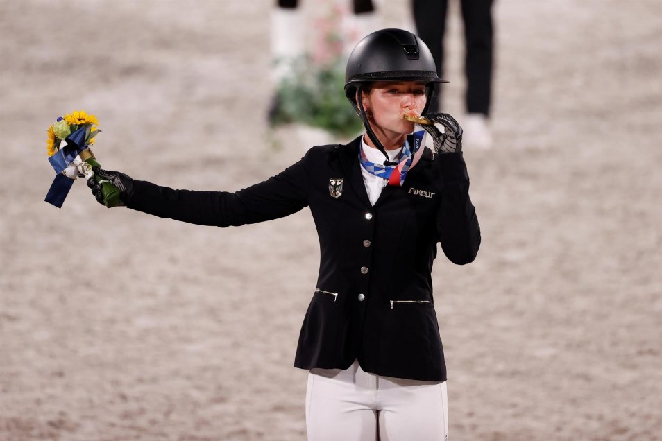 Pura elegancia: Julia Krajewski y Amande De B’Neville ganaron el concurso completo en Tokio 2020