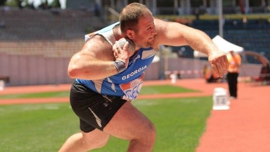 Lanzador de bala Benik Abramyan de Georgia fue suspendido por dopaje