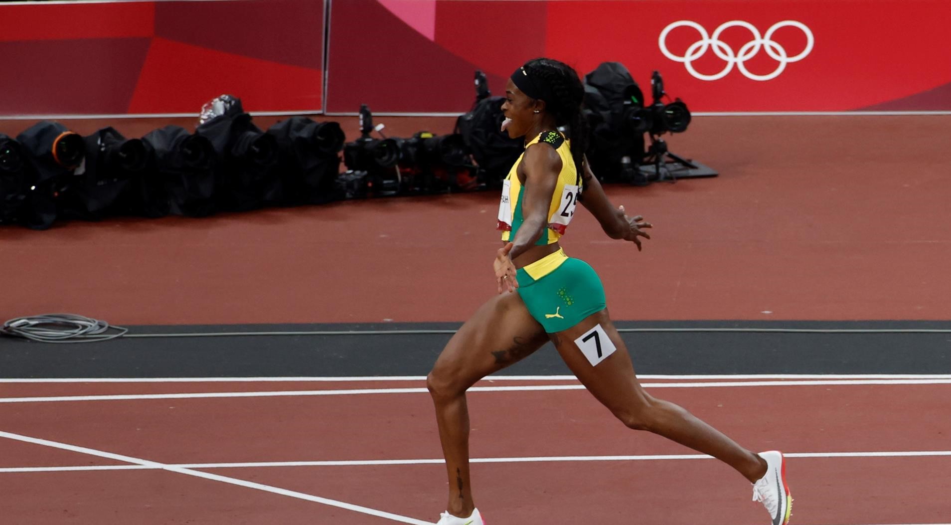 Elaine Thompson sumó su segundo oro en Tokio al ganar los 200 metros femeninos