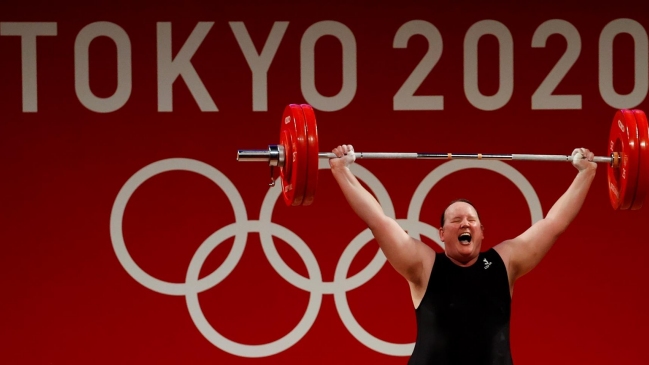 La primera deportista olímpica transgénero reveló su intención de retirarse