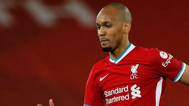 Brasileño Fabinho prolongó su contrato con Liverpool hasta el 2026