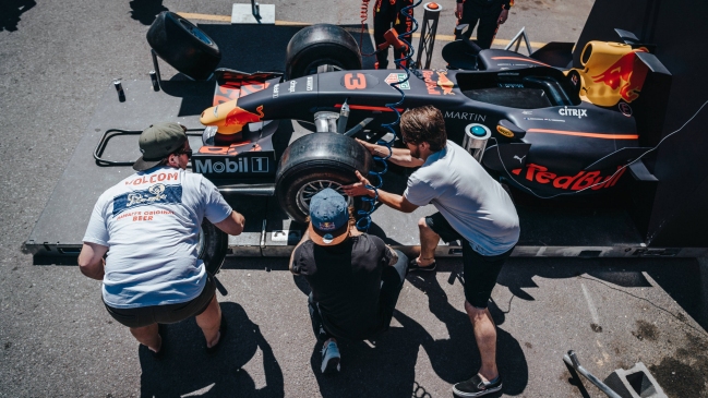 El primer simulador de Pit Stop de Latinoamérica llega a Chile de la mano de Red Bull Racing